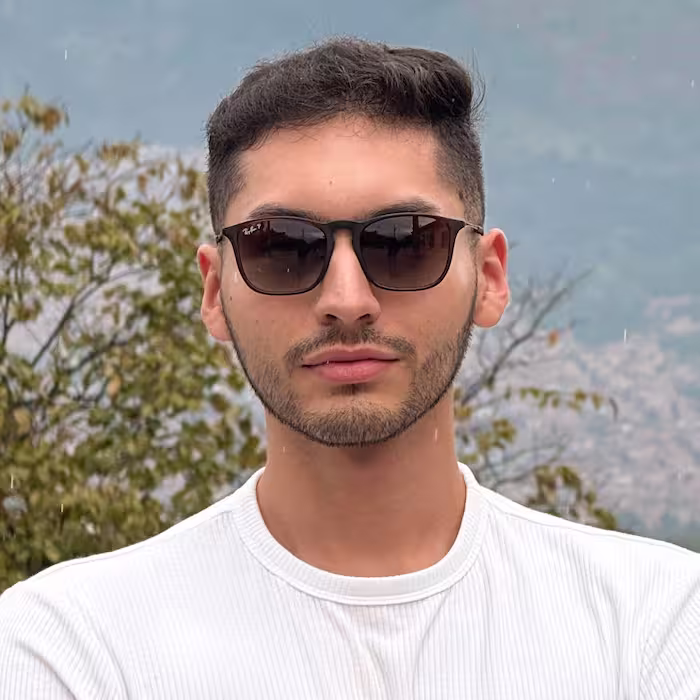 Nico's profile picture with glasses